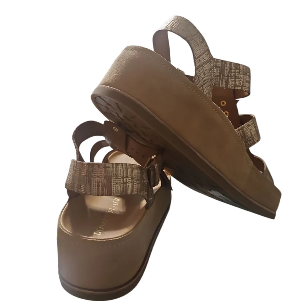 Donald Pliner Jesmin Platform Fisherman Sandal Camel Platino Size 7.5